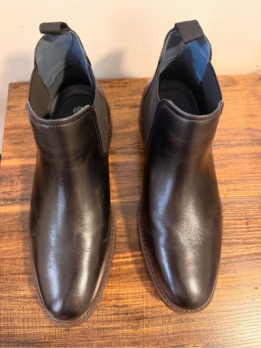 Johnston & Murphy Men's Black Leather Chelsea Boots size 8